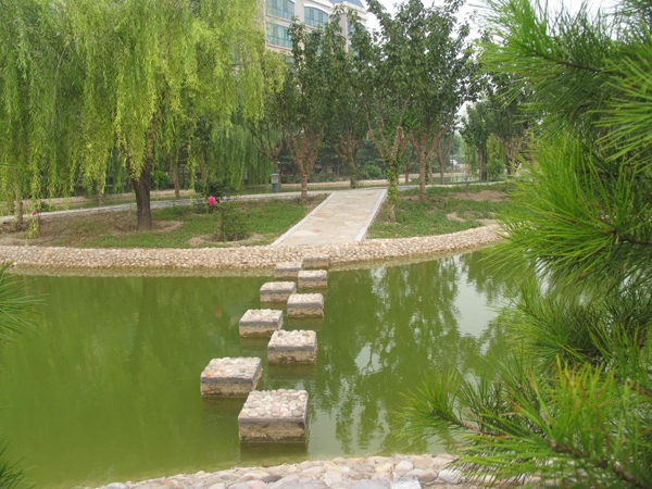 太極搪玻璃設(shè)備公司