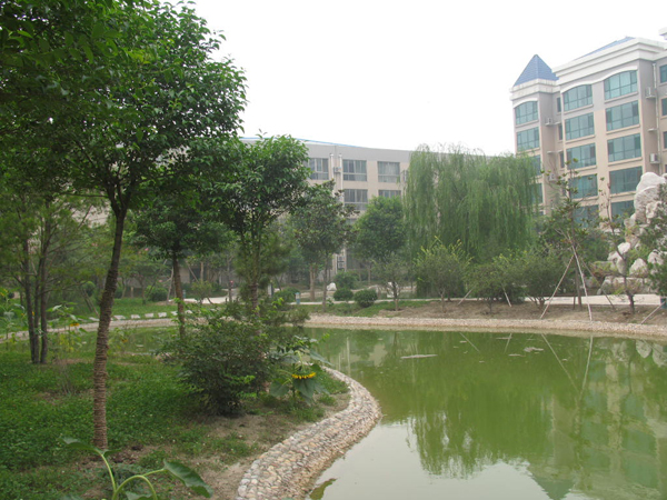 太極搪玻璃設(shè)備公司