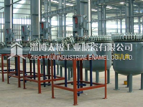 搪玻璃反應(yīng)釜為什么會(huì)出現(xiàn)轉(zhuǎn)速低的情況呢? 搪玻璃反應(yīng)釜為什么會(huì)出現(xiàn)轉(zhuǎn)速低的情況呢?