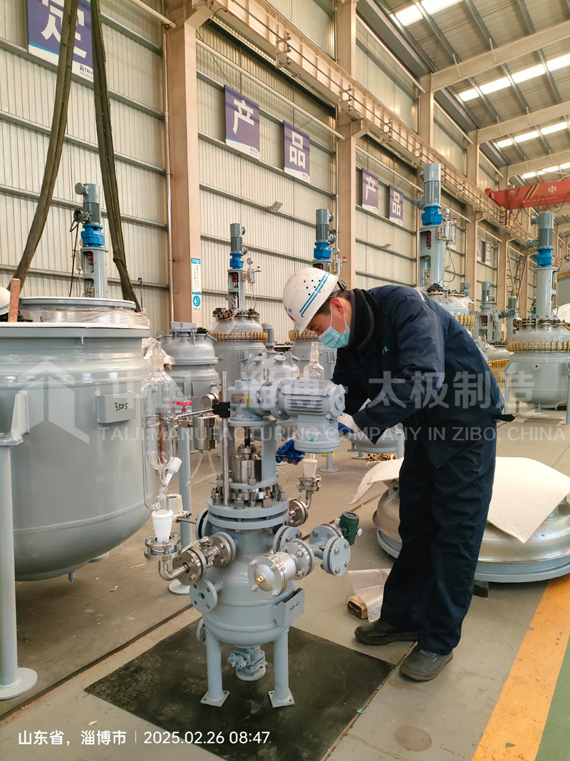 太極 5L 微型搪玻璃反應(yīng)釜通過全項(xiàng)檢驗(yàn) 太極 5L 微型搪玻璃反應(yīng)釜通過全項(xiàng)檢驗(yàn)