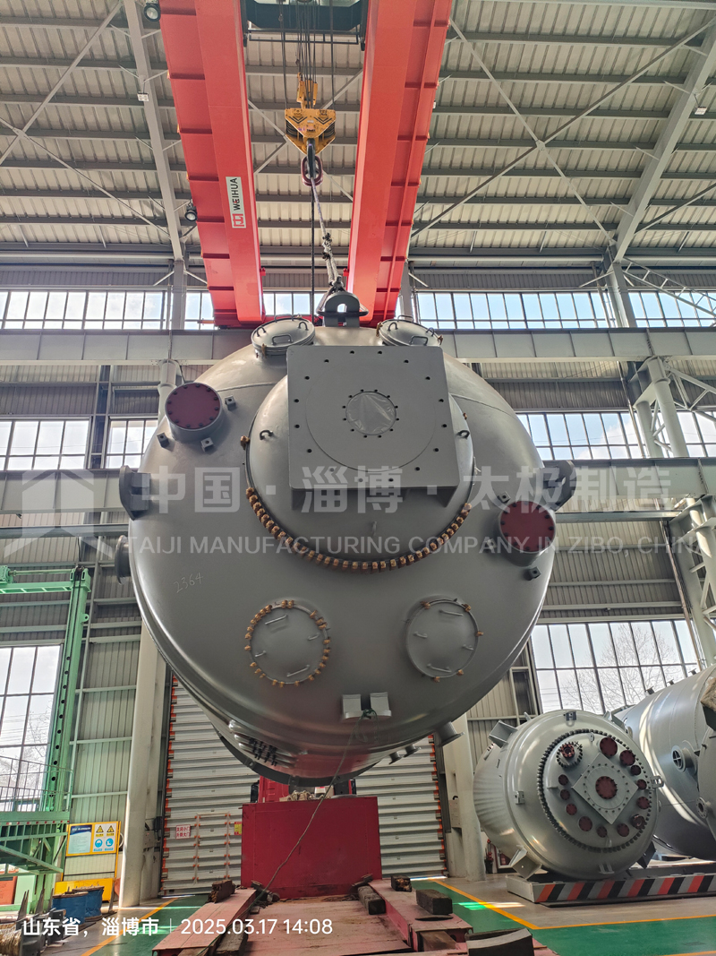 震撼!太極8萬(wàn)升大型搪玻璃反應(yīng)釜發(fā)貨現(xiàn)場(chǎng)! 震撼!太極8萬(wàn)升大型搪玻璃反應(yīng)釜發(fā)貨現(xiàn)場(chǎng)!